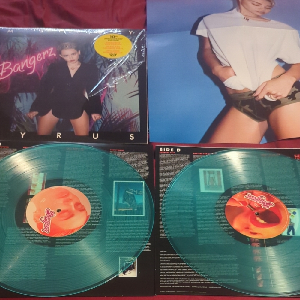 Miley Cyrus Bangerz 2lp seafoam green vinyl w poster limited urban outfitters ex